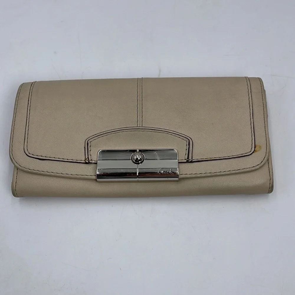 Coach Long Envelope Clutch Wallet  Beige Leather Large Fancy Snap Clasp